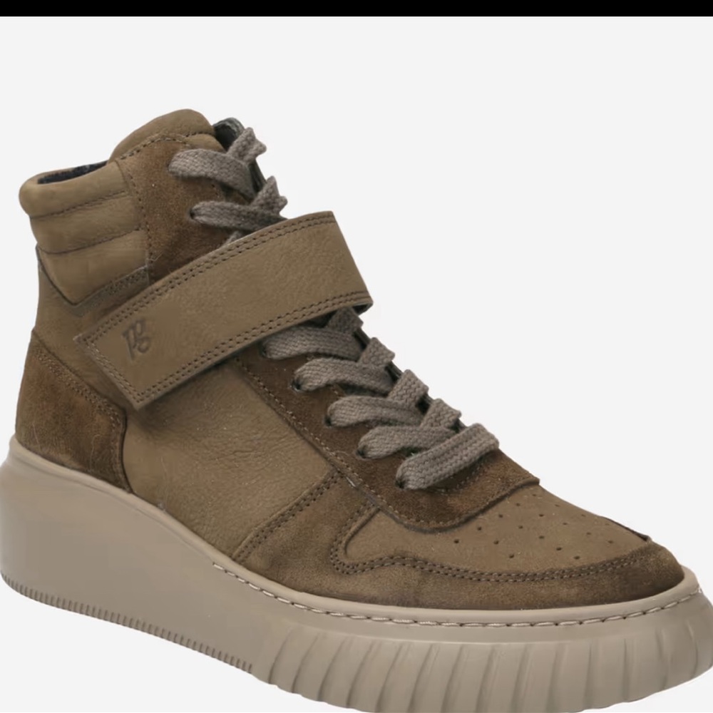 High Top Sneaker. Leather. Never Worn, in Box.